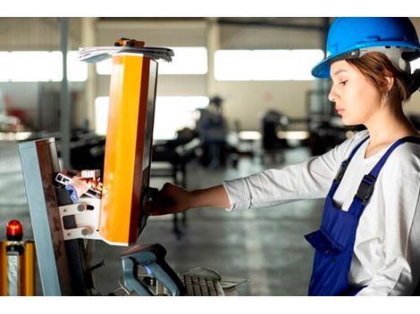 Treinamento de Operador de Máquina Injetora no Aeroporto